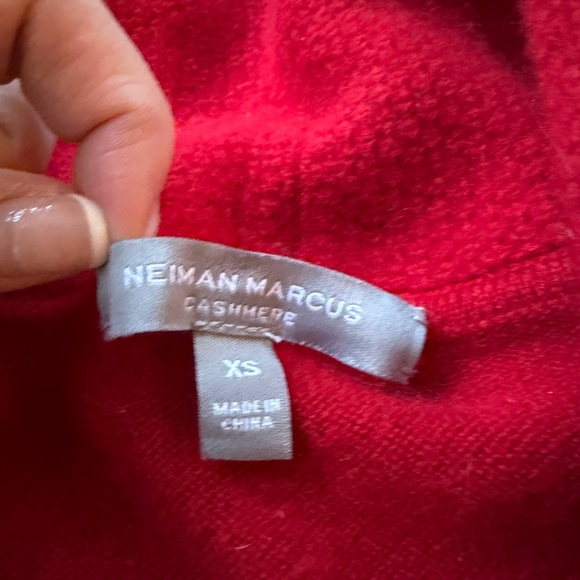 Neiman Marcus Vibrant Red Cashmere robe - Picture 2 of 6